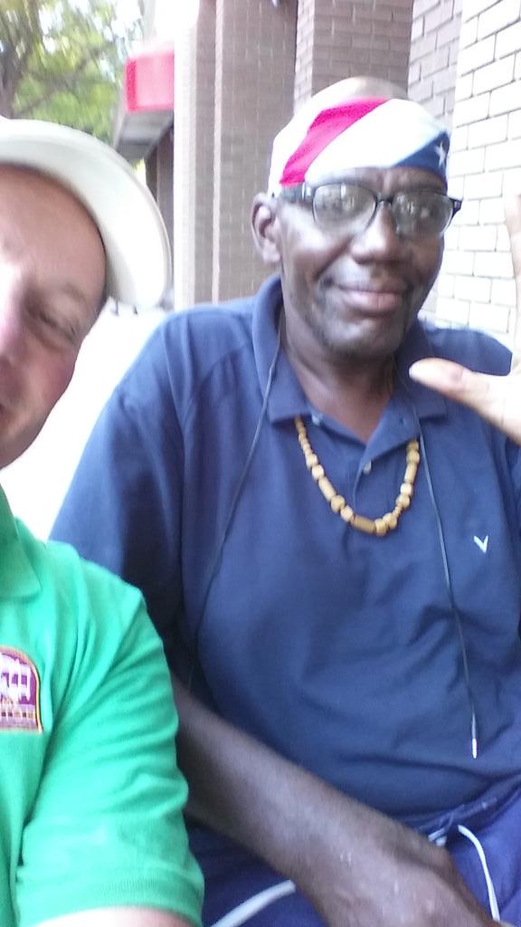 randyshackilm's tweet photo. Enjoyed dinner with Justus. He explained difficulties being amputee and homeless #IDAREYOUSERIES #needselfiestick http://t.co/2hxXNkmydJ