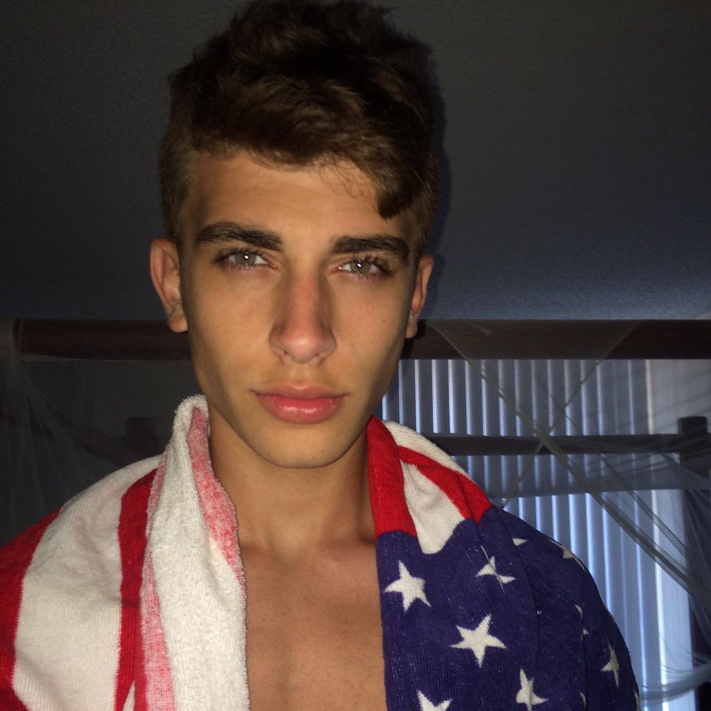 Hot guy account twitter foundbeau recommendations dress for summer in 2019 Hot guy account twitter foundbeau recommend dress in on every day in 2019