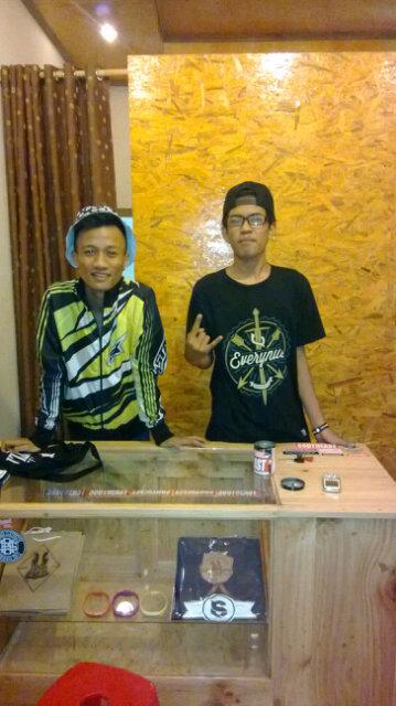 DoniPertama's tweet photo. #SOUTHEAST_cloth 28970823 yuk dijepit (y) http://t.co/H8W98FUh7f