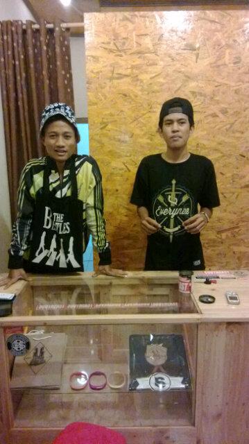 DoniPertama's tweet photo. #SOUTHEAST_cloth 28970823 yuk dijepit (y) http://t.co/rheCHIKSZ0