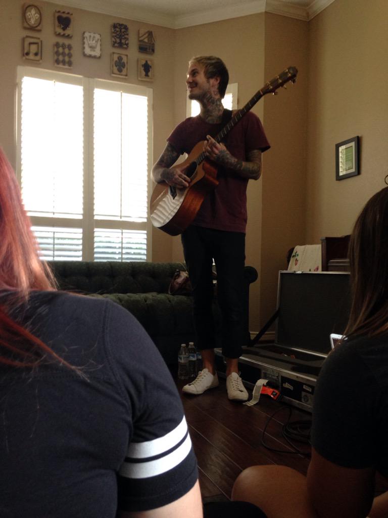 BrandonPenning's tweet photo. Still trying to process @craigowens being 4 feet in front of us @marywhitmire what a super nice dude. http://t.co/Ji0T0ZfHT3