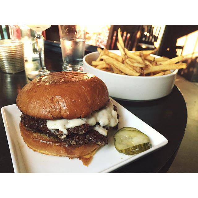 abbyabbyabbyy's tweet photo. Burgers and fries of the world, you've all got a lot of work to do if you wanna catch up to this! 🍔👌 #MPLS #northlo… http://t.co/CSsibvL66q
