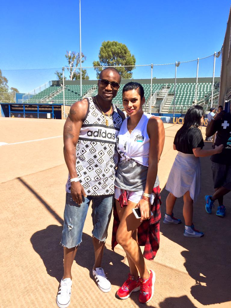 MrABZ1's tweet photo. #Juglife Softball Celebrity game with #Lauramgovan #BasketballWivesLA http://t.co/aNCB8PcShK