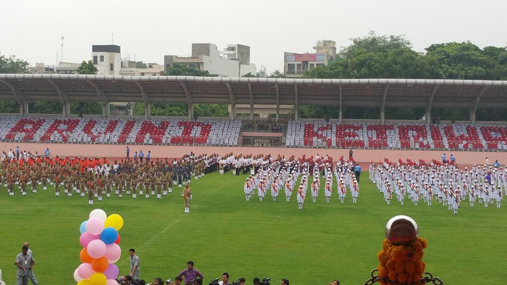 Happy Birthday Arvind Kejriwal sir ! May all of us rise under your rule ! 