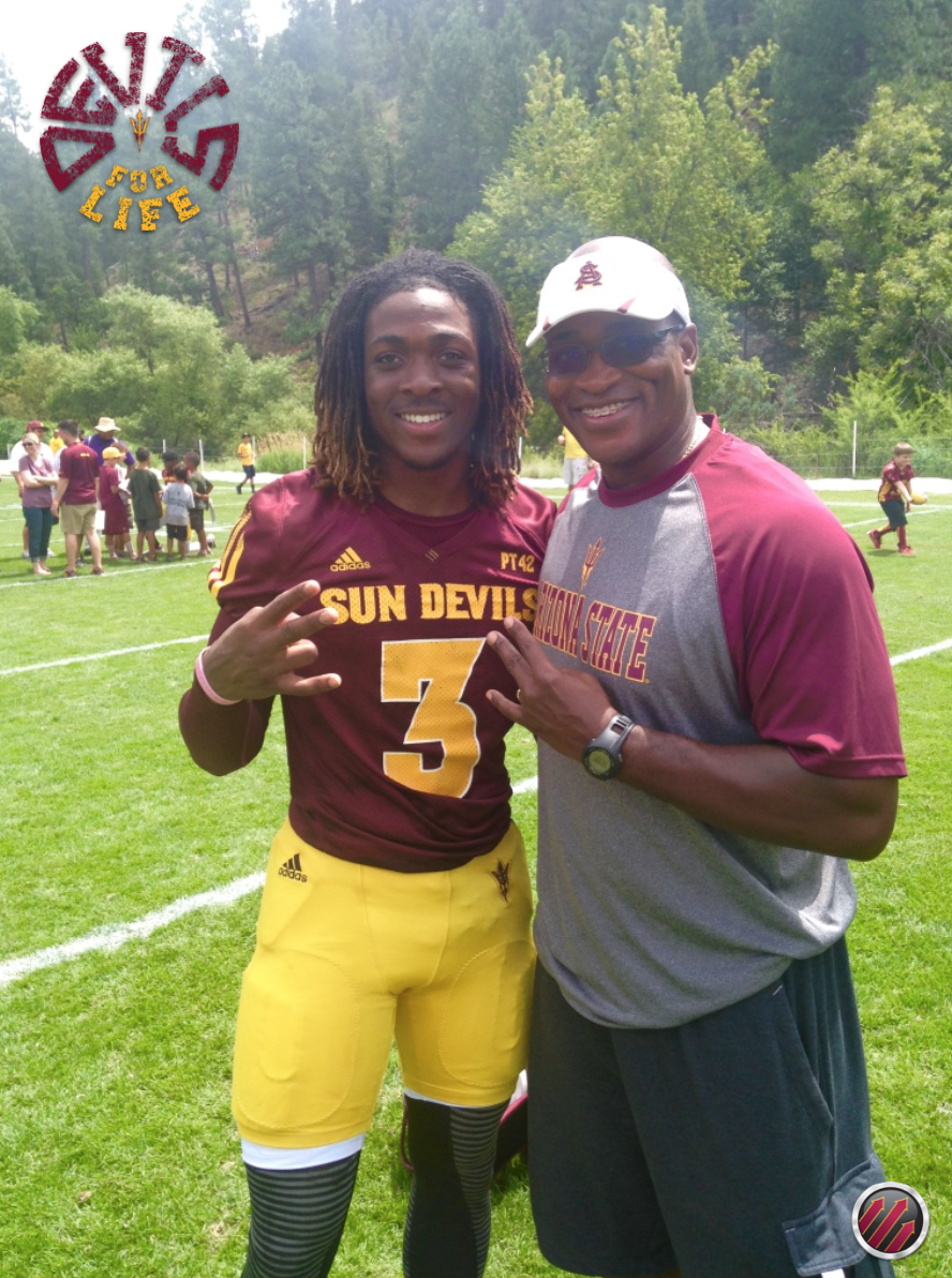 DieHardDevilASU's tweet photo. #SunDevilLegacy Bryce and his Dad, Bruce Perkins #Respect @PacificTakes
@JediASU @TheRealSuddes
@WiredDevils @C2ASU http://t.co/D8EarjfzmC