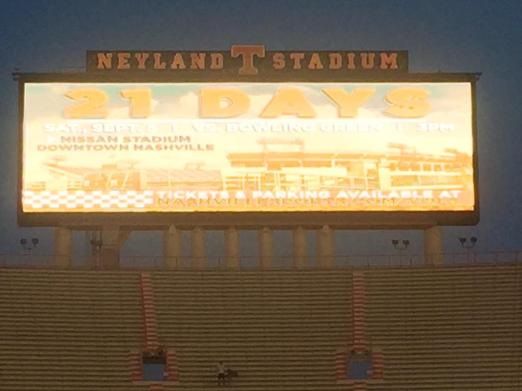 Tntcash's tweet photo. See you in NASHVILLE @Vol_Football #VolsOpenPractice http://t.co/K5NUNNQtxt