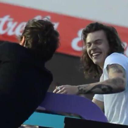 rtparentslol's tweet image. Louis and Harry