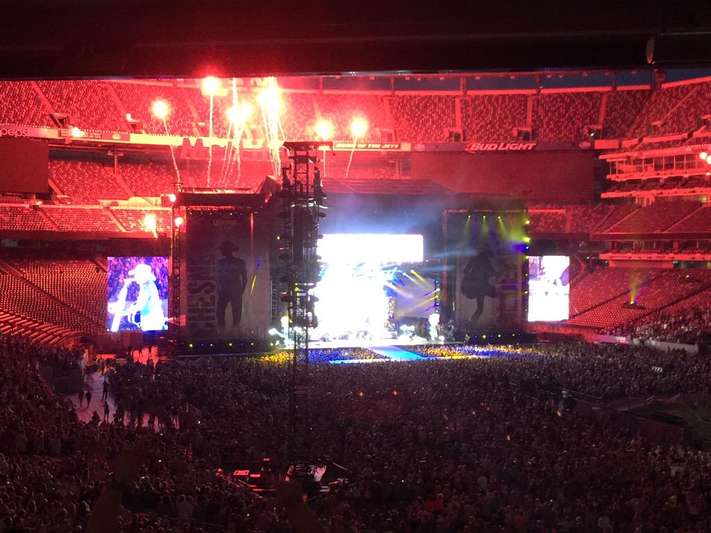 Budwabbit's tweet photo. Pyro with my country?  Yes, please! #JasonAldean #BurnItDownTour #notyourmotherscountry http://t.co/8i2CUjsDPc