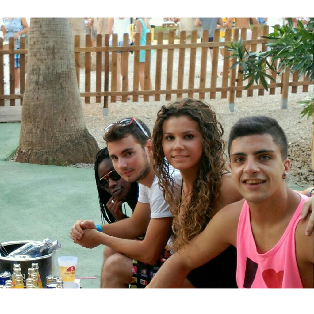 Chanel_marper's tweet photo. 😍🎉🌴✌👌 @jefechotu http://t.co/yoOvgwimH0