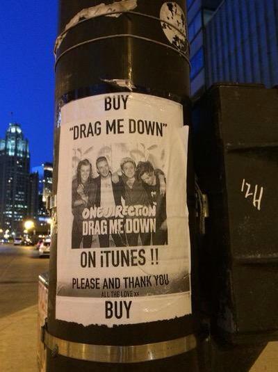 atlanta_storan's tweet photo. THIS FAMILY IS BETTER IN PROMOTING THE BOYS THAN THEIR OWN MANAGEMENT
 #DragMeDownDay http://t.co/AzdIelkgxP"