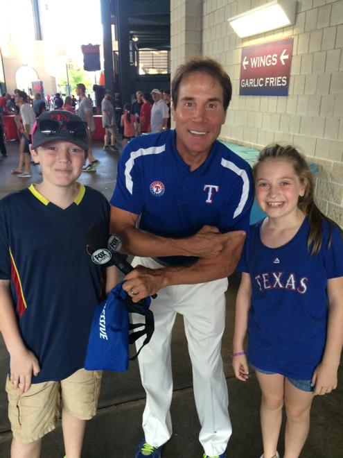Jack and Lily met Jim Knox. Thanks, Knoxy!  @KnoxatFox