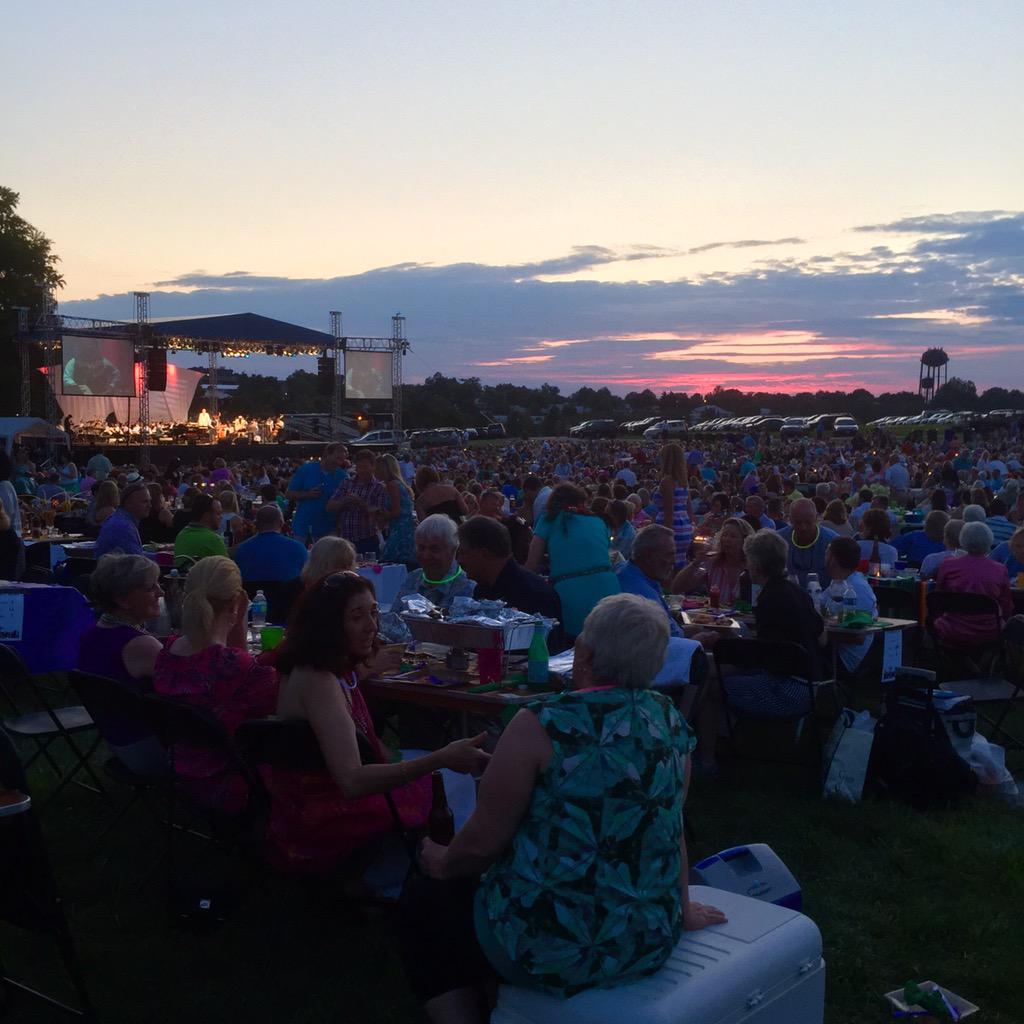 lexingtonpops's tweet photo. Back in action for the Saturday night show of @lexingtonpops with @WycliffeGordon! What a crowd! #lexpops http://t.co/EGwfvFwbVK