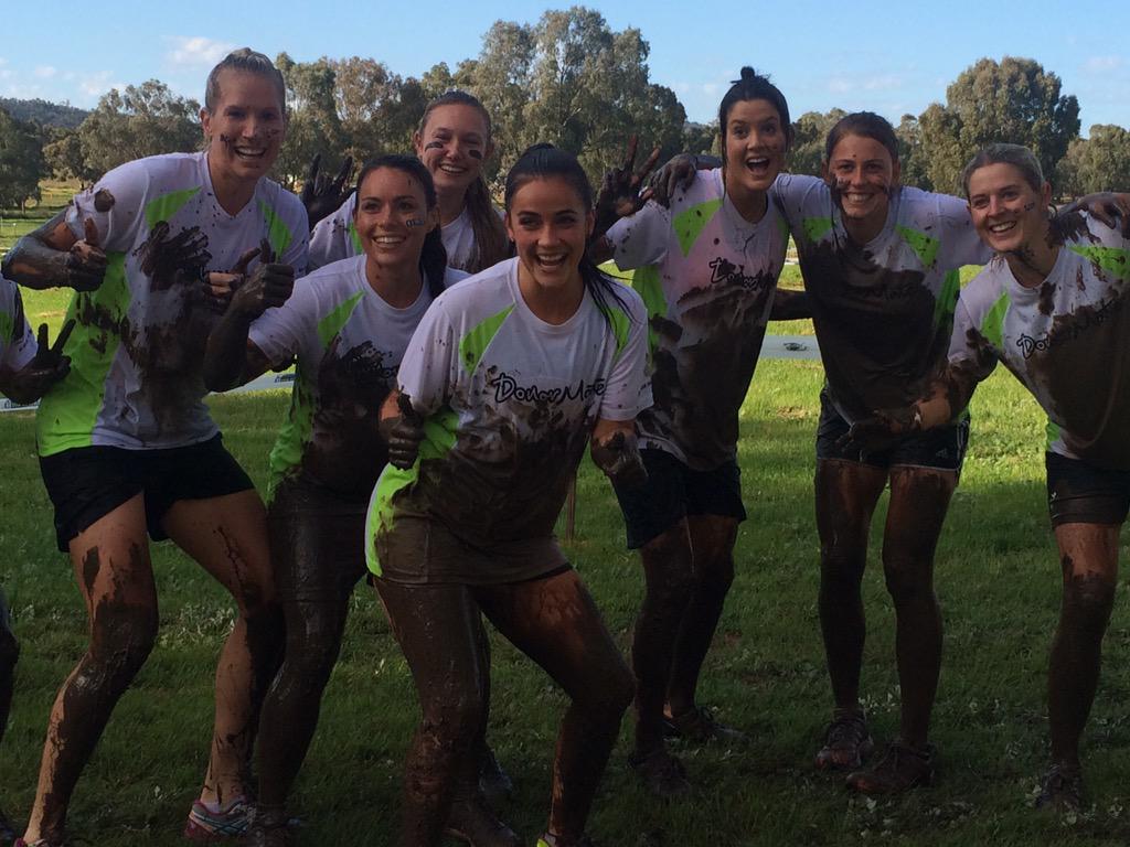 TriEventsWA's tweet photo. Hockeyroos in the mudd @DonorMate @The_Hockeyroos @Hockeyroos @Anna_Flanagan @RachLynch27 #muddrush #donormate http://t.co/1Oi1pqwrcZ