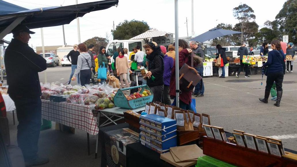 Vlundufla's tweet photo. Rocking at Substation farmers market Newport - #melbourne farmers markert# http://t.co/HCqKFxRzzp