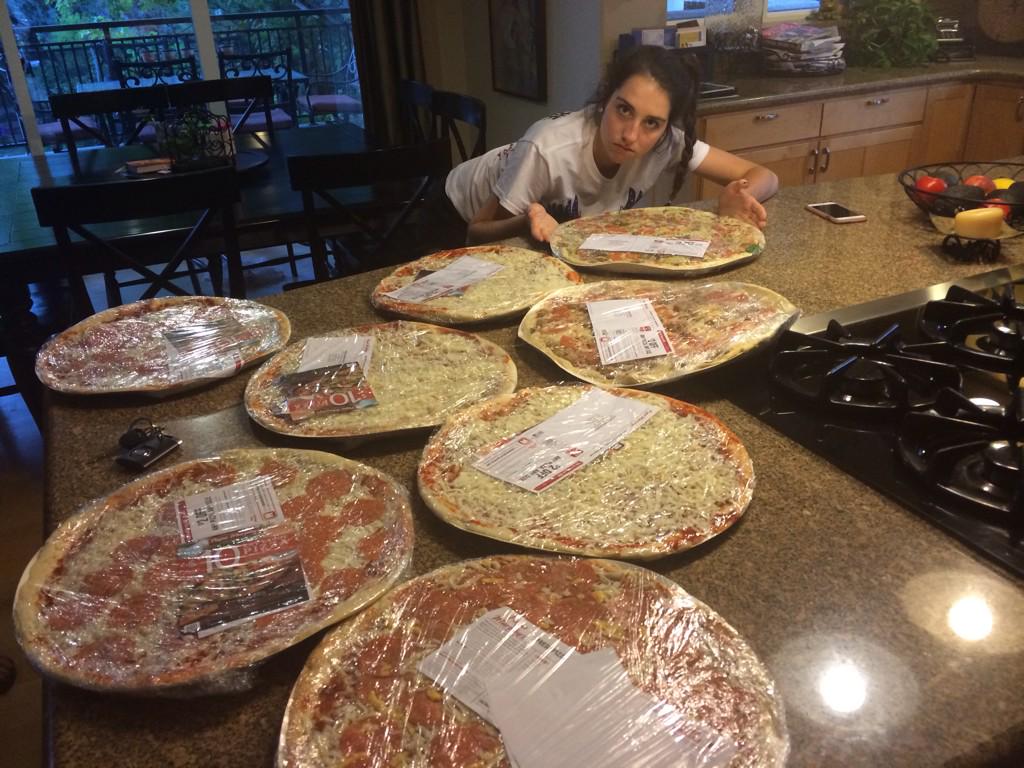nfunkayy's tweet photo. 8 pizzas for 8 people http://t.co/KVvA1wHGri
