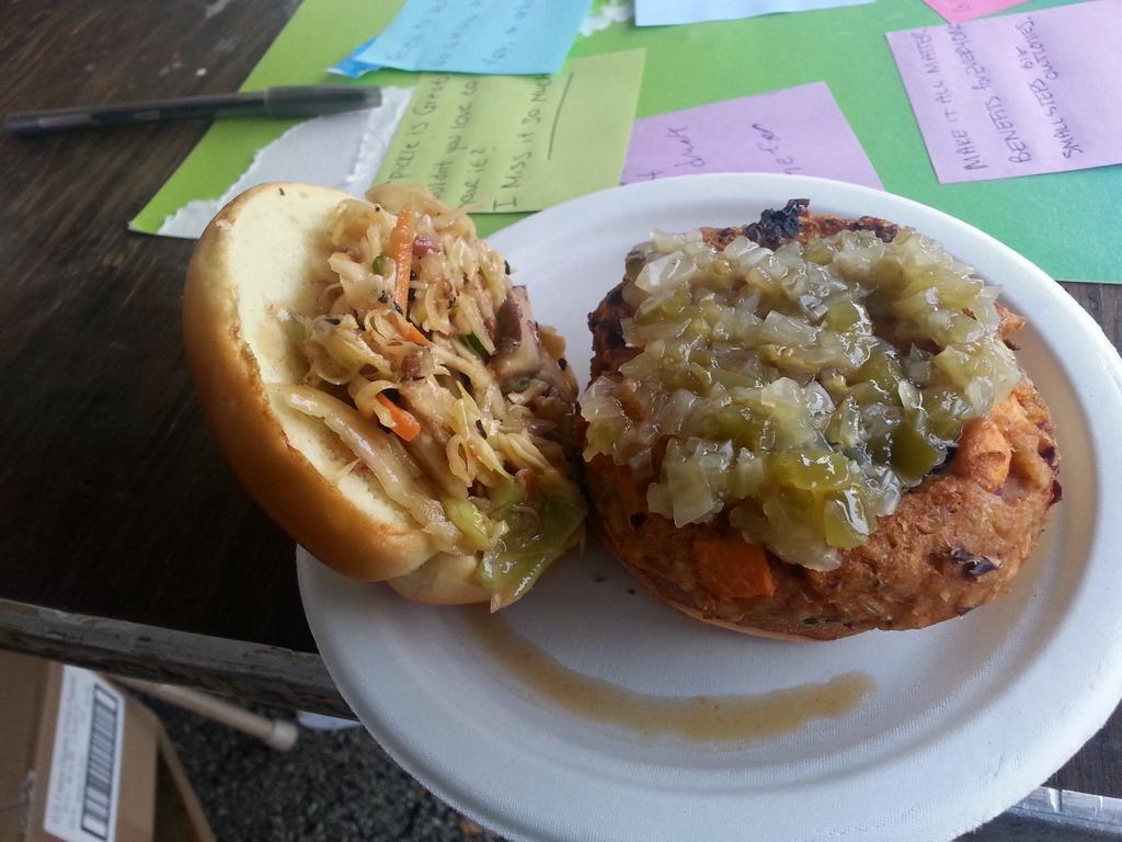 OPMicrobrew's tweet image. Delicious veggie burger from @CarnivoreOP topped with @LCCupboard  relish. #localfood #opmbr