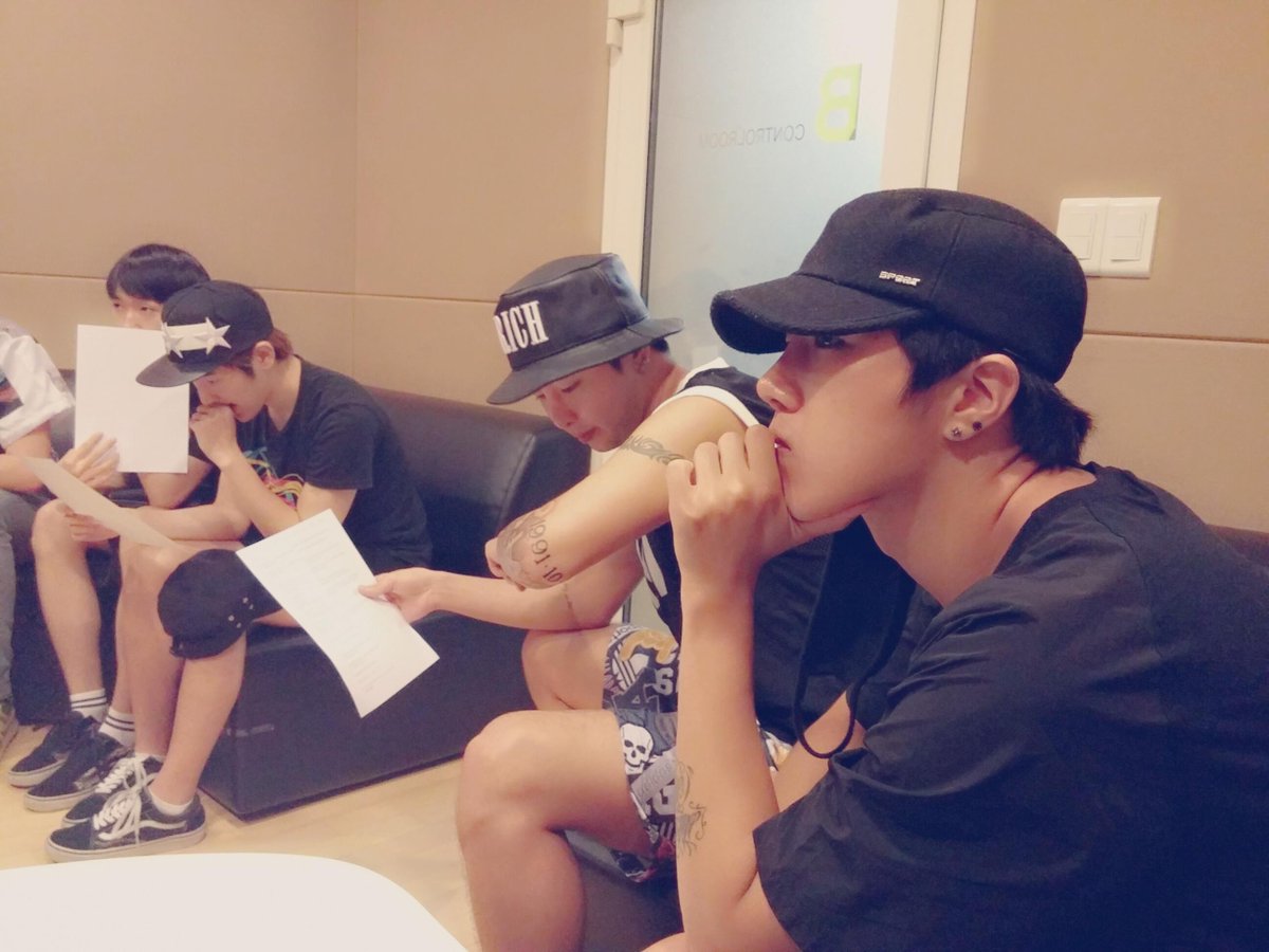 PUREBOYkr's tweet photo. http://t.co/IZGXfzbfsk