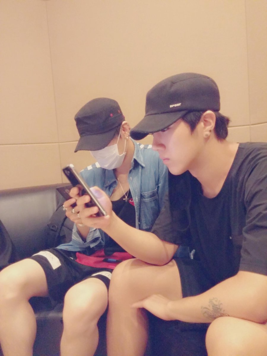 PUREBOYkr's tweet photo. http://t.co/J9GJE1Elxh