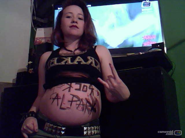 ROSMARICASTILLO's tweet photo. #RockAlParqueEnCapital escuchando el buen METAL a todo volumen con mi hijo ...  l..l :P http://t.co/Q5jZnNLfhD