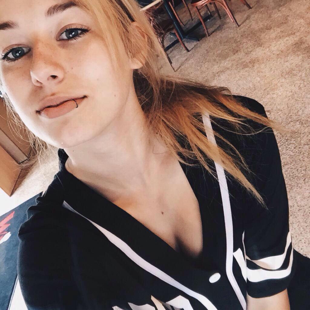 Kateri_Martin's tweet photo. Appreciation tweet for  @maddiewelborn bc she's gorgeous and an inspiration❤️❤️❤️ #20daysofmaddie #mobsteraf 😘😘 http://t.co/ywHJo1xstj
