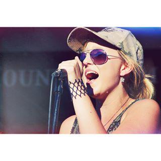 tom_landrum's tweet photo. @annahalpert Keep her on your Country Music radar... You need to Checkout &amp; Follow: http://t.co/96CuBIxGHd http://t.co/67Hh2Tibx7