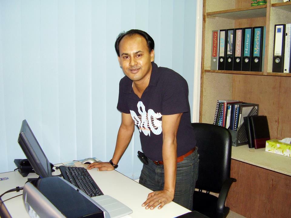 shafiqCSR's tweet photo. 🎭Day 1 in 2004 while taken over the role of #ManagerHR & #Compliance for 4000 employees. Now 18000 employees. http://t.co/5DOsY0K12d