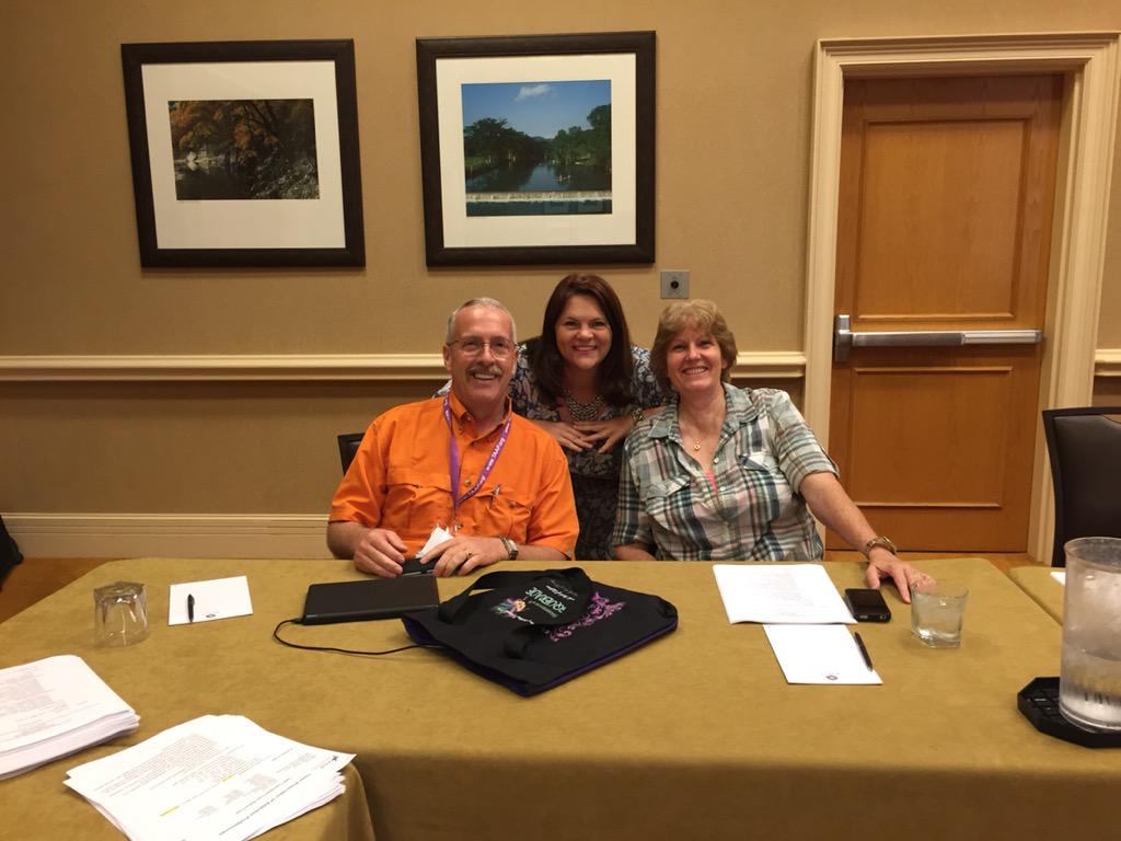 kayesmith_smith's tweet photo. @PHellerGarland @TAAPorg @suzanneLofton #TAAP2015
#leadersandlegends 💜💜💜 http://t.co/92LjGGFxXc