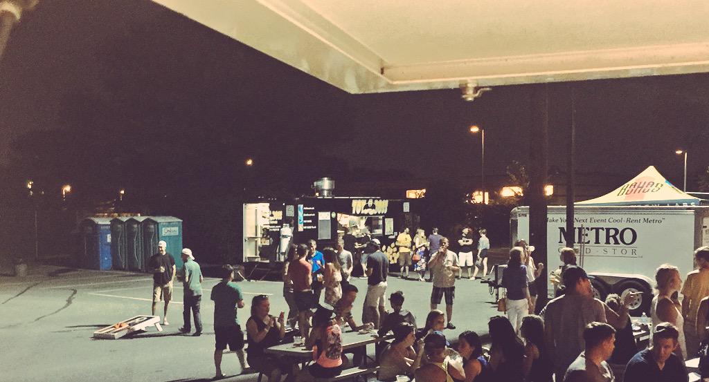 O_Cheeze's tweet photo. Hmmm @TOTBOSStruck it seems as if we have a classic stand off. How many tots ya got left? Huh?! #LastToClose http://t.co/v0fKsQQrne