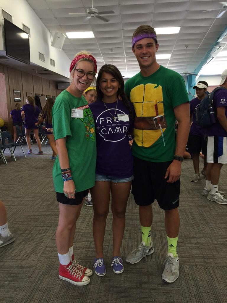 vpena311's tweet photo. Made new friends, did new things, and made many memories 🐸💜 #frogcamp #challengeB http://t.co/pYZucgaARg