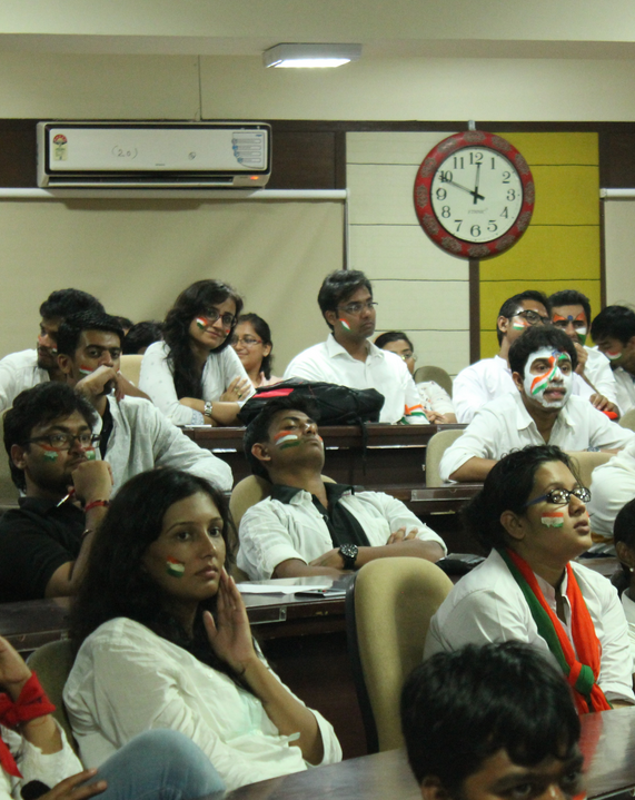 behroopiye's tweet photo. @AsuraUnleashed Maybe this is the reason why you lost the quiz. :p

CC : An ever sleepy Pritam Biswas. @UnwindIIMU http://t.co/ESP5fPOYYM