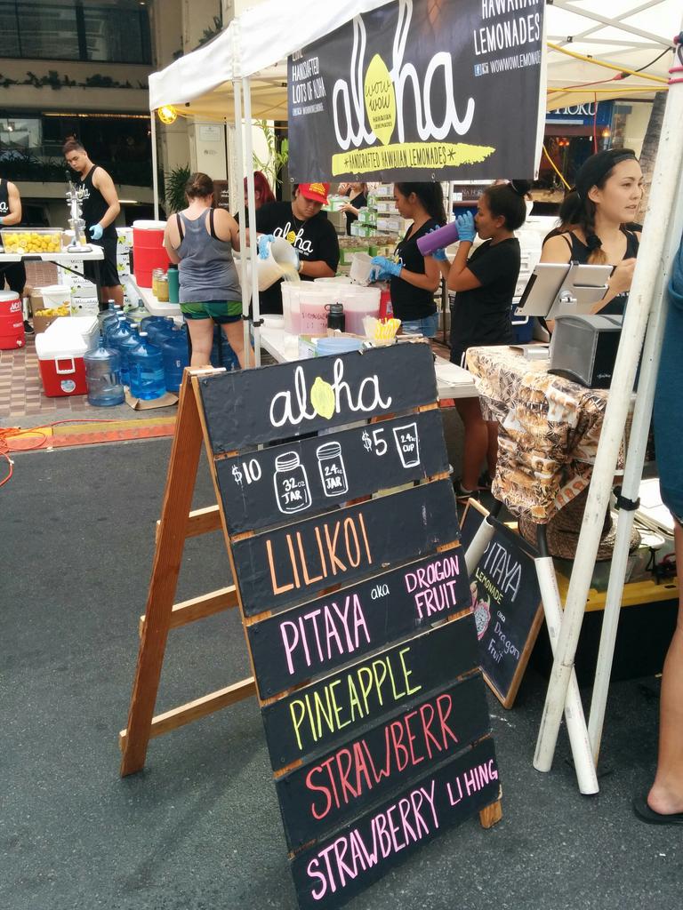 SpatracusTrader's tweet image. #waikiki food trucks