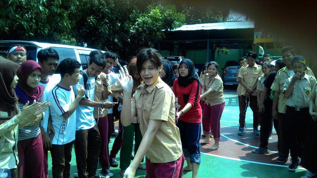 osis31_16's tweet photo. Hai mau tarik tambang dulu eeaaa 😀😀😁😁 http://t.co/e3AuMnyEga
