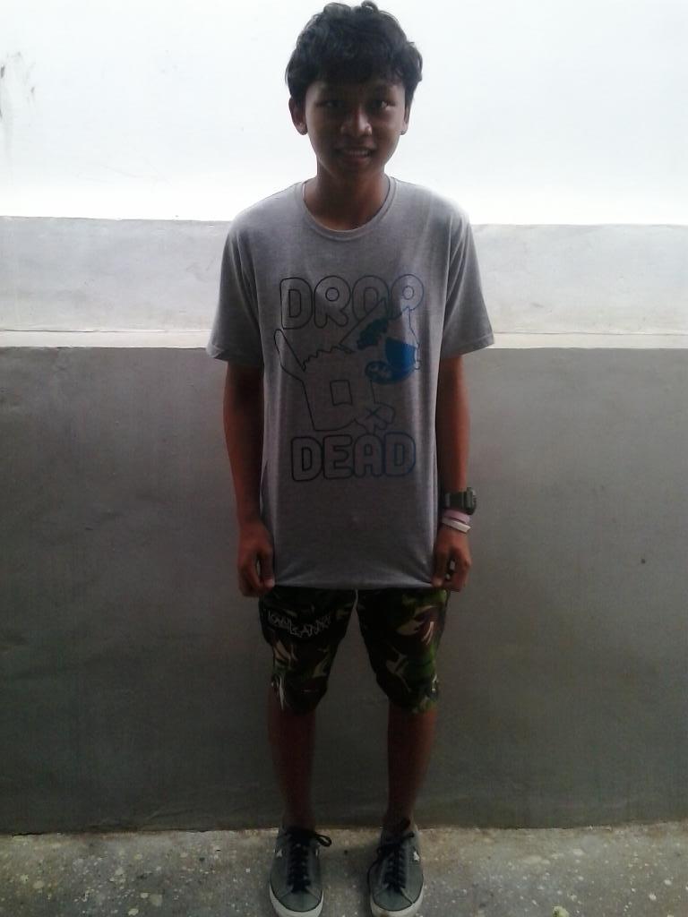 oscarvalerian2's tweet photo. Drop dead http://t.co/8EiJw7KZ81