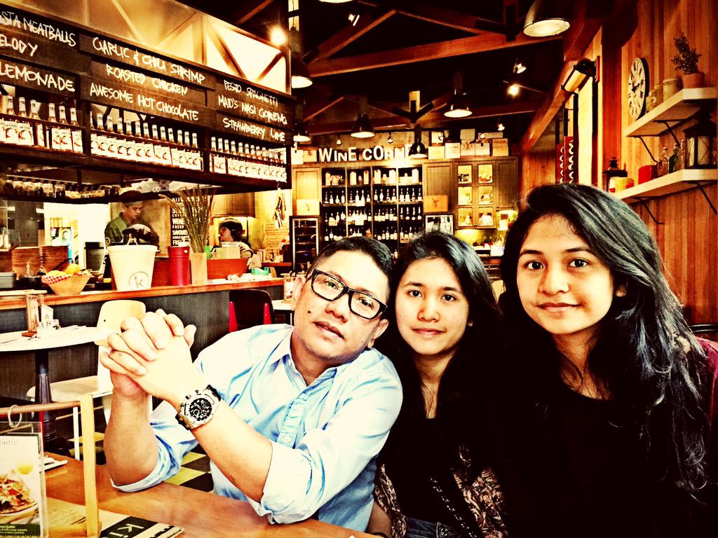 DDOemil's tweet photo. Pre 17th of August "Brunch" 😆😁👭🇮🇩🇮🇩🇮🇩🇮🇩🇮🇩🇮🇩 http://t.co/cjIP3RQrCQ