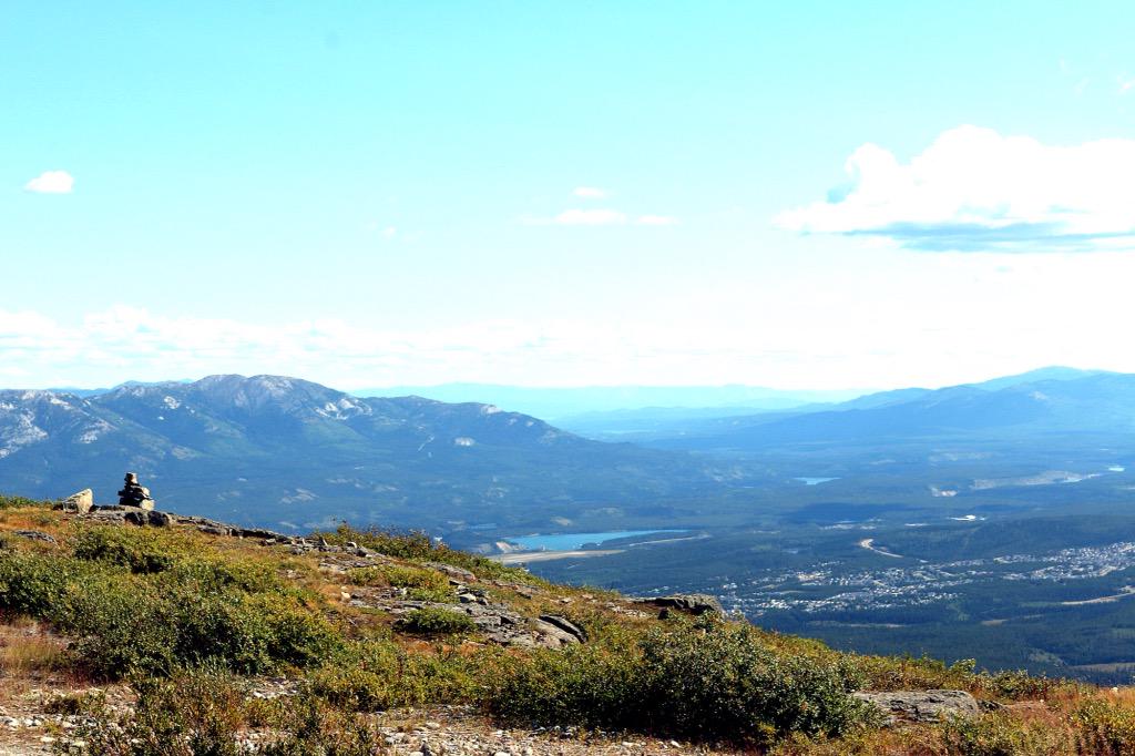 klondikesue's tweet photo. View from the top of Haeckel Hill #lakelaberge #whitehorse #yukon #greymountain #ilovetheyukon #windmills http://t.co/pfEzI0bZ2Y
