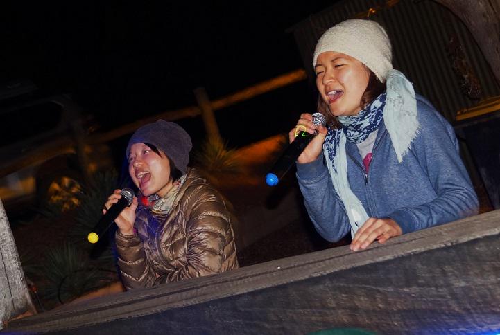 GemtreeP's tweet photo. Campfire Karaoke - singalong by the fires every Sunday night @GemtreeP April - Oct #RedCentre #outbackfun http://t.co/dVFefjsisU