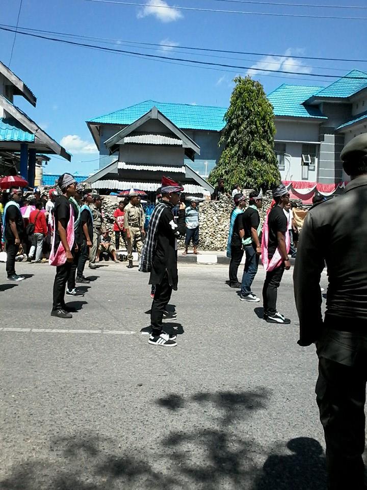 ka <a href="/DazeStop/">Daze a.k.a Adam</a> gerak jalan semangat kaka ^_^ panas euuy semangat