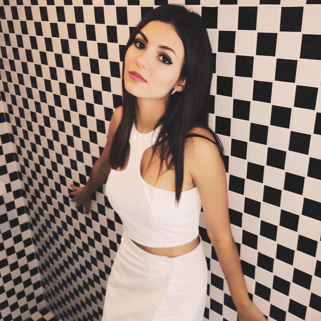 VictoriaJustice's tweet image. Things aren&apos;t always so black &amp;amp; white... but today they were ;)