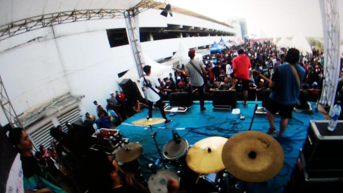 Terima kasih Tangfest 2015. Terima kasih untuk teman - teman yang sudah bergembira bersama kami sore ini. JUARA !!