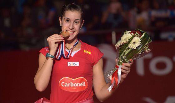 EspanaEnLatam's tweet photo. Carolina Marín vuelve a ser la Campeona del Mundo en #bádminton #Enhorabuena! @caro_marin2 http://t.co/ftoHYsdSMR