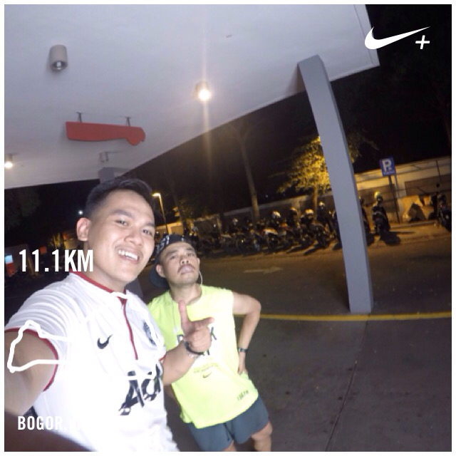 Pra7rit_Medis's tweet photo. Faster  I just ran 11.1 km with Nike+. http://t.co/SprLv8OjlF #nikeplus http://t.co/vYtpZmJwtC
