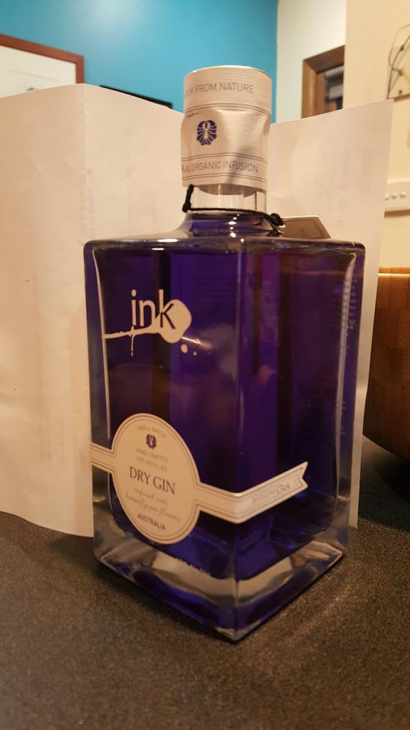 dr_krystal's tweet photo. Newest addition to the gin collection - yes it really is purple! Ping @Dr_Mel_Thomson http://t.co/ADlkao1mGZ