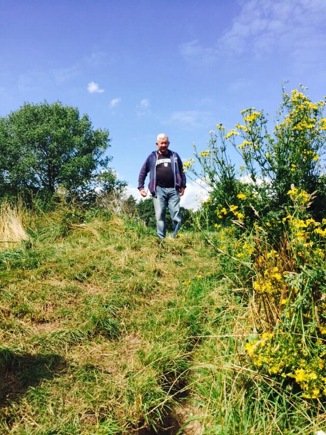 FrazzleJones's tweet photo. Perfect day for a #picnic #sun #friends #fun @FryersWalk http://t.co/cK3IQSxgU0