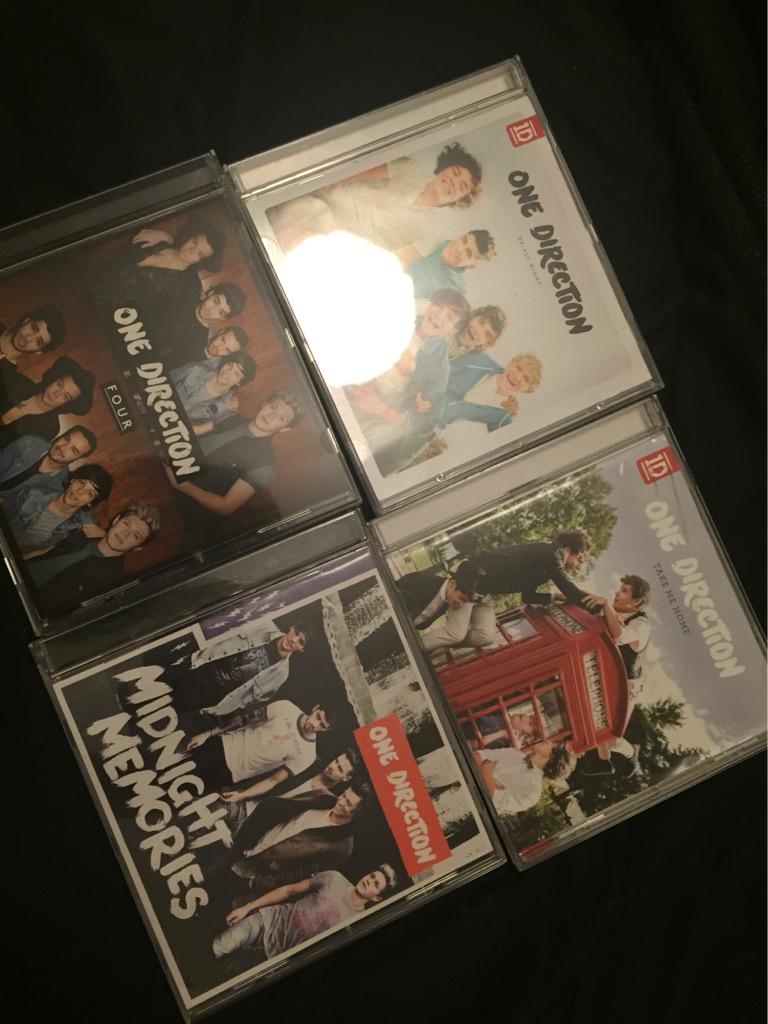 tweetvente1's tweet photo. CD One Direction 10€ l'un
rt si t'es intéressé http://t.co/u9AaEMtOPg