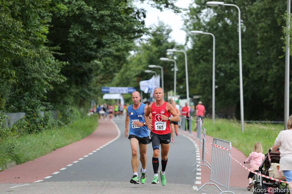 kophorst's tweet photo. Foto's van de 30e @Bradelierloop zijn de vinden op de OphorstRunners website http://t.co/lpoeQ0iN6N http://t.co/jD0XrRTopu