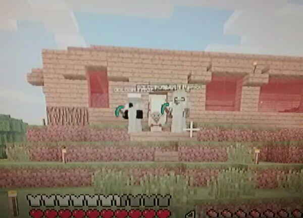 jamess1118's tweet photo. Minecraft pros with my niggas @Cody_Rogers14 @jacec119 @golden_marxx http://t.co/CTHiTcV3sE