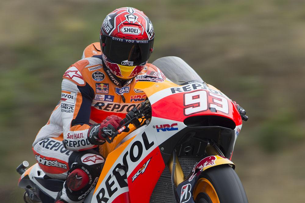 WeAre93's tweet photo. ¡Races start! Ready to cheer in the stands? @marcmarquez93 is watching you ;) At 14:00, everybody with #IAM93!!! http://t.co/uAMLlTC5Fw
