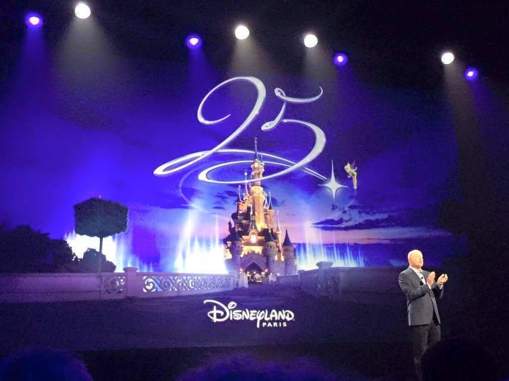 d_logEN's tweet image. The first visual for @DisneyParis_EN 25th anniversary #D23Expo (tnx to @DCentralPlaza)