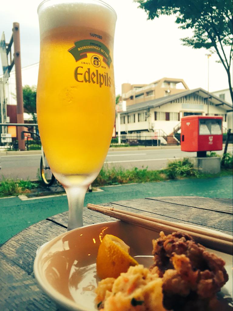 vo___dafone44's tweet photo. にいちゃんの店でお父さんと角打ち最高ですばい #ケンジーズ食堂 #大橋 #thepoolaoyama  #nike #airmax95 #yellowgrade http://t.co/BS6QB0diAB