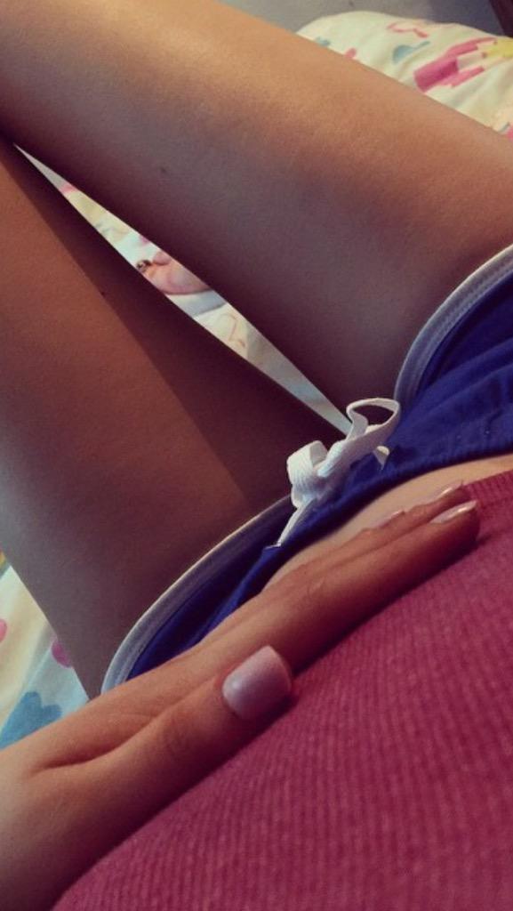 SexiLexiAdams's tweet photo. Sunday chilling http://t.co/zOExkyPb6w